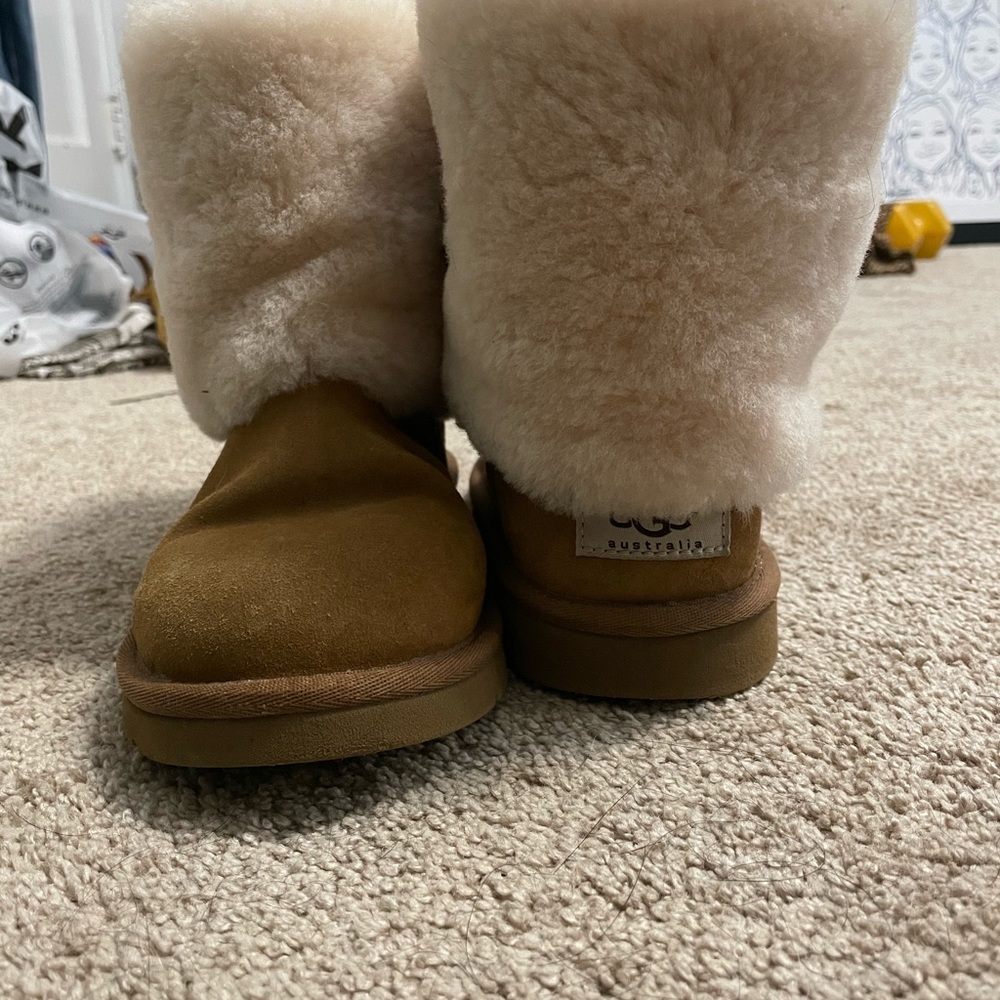 UGGs - Picture 6 of 8